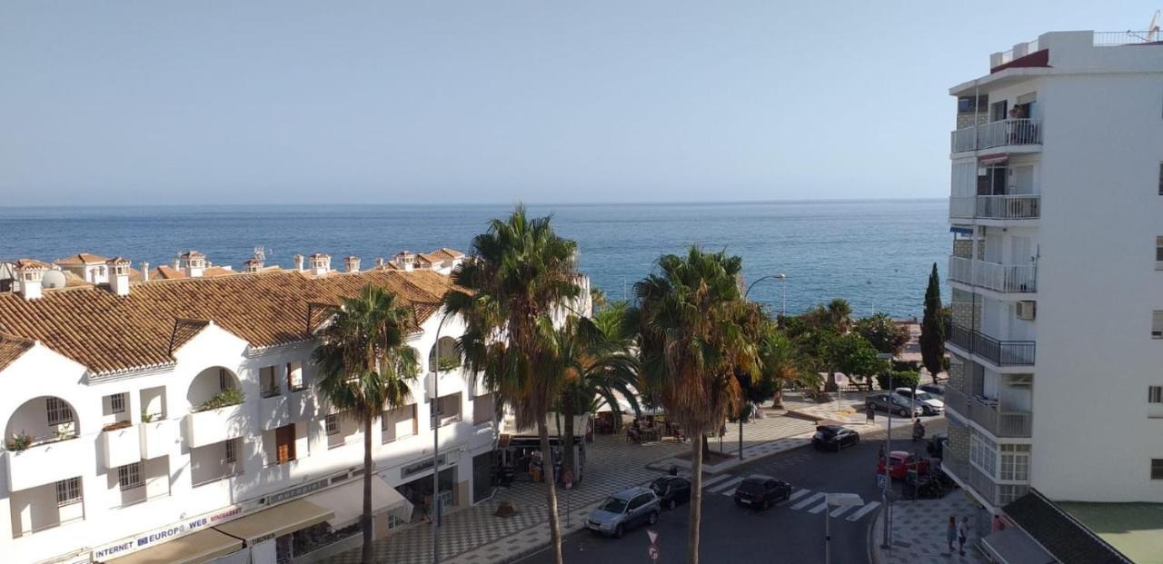 Apartamento Frente Al Mar En La Torrecilla Nerja Bagian luar foto